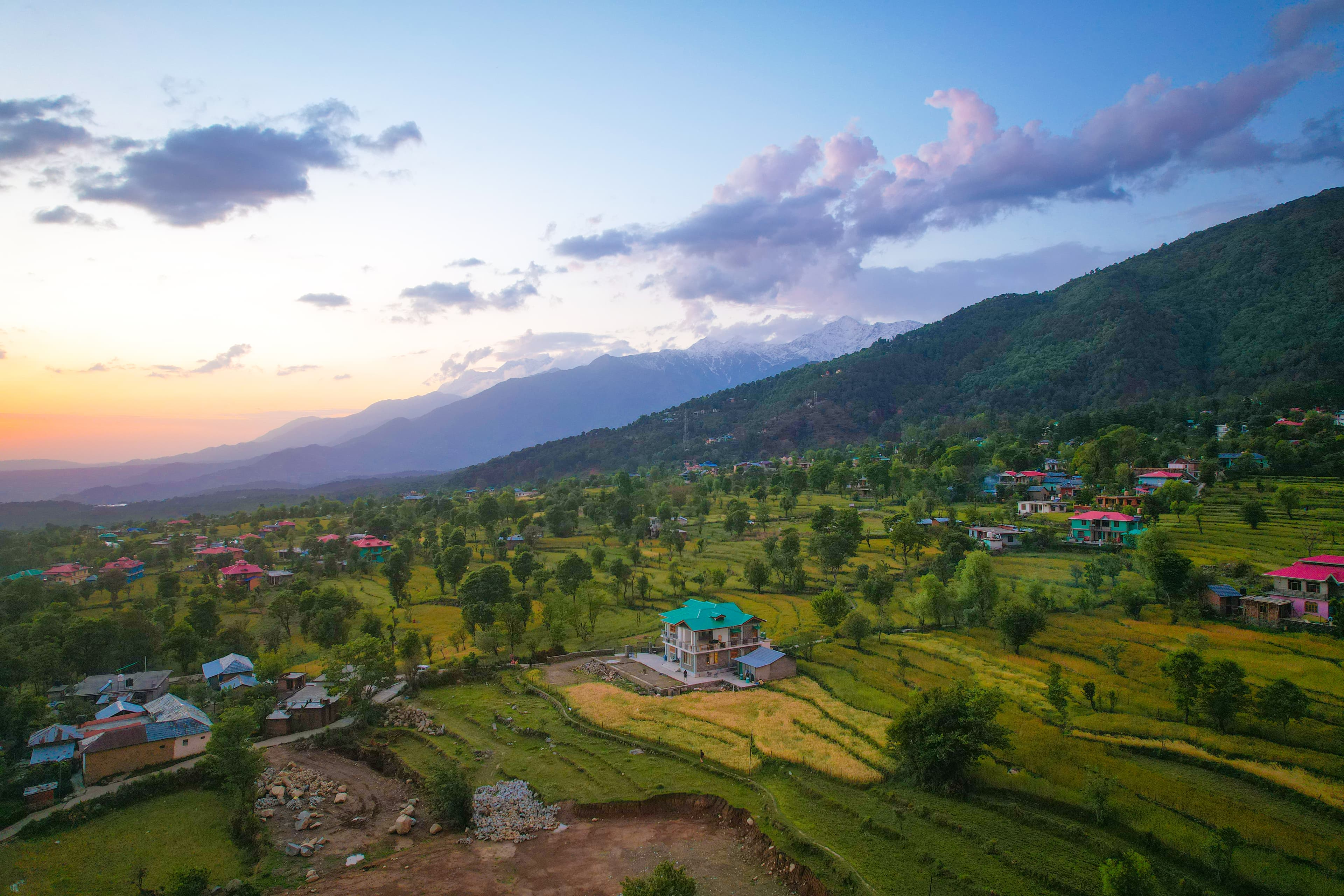 Aerial view of Flashpackers Bir